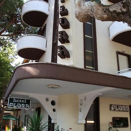 Hotel Flora เบลลาเรีย-อีเจอา มารีนา ภายนอก รูปภาพ