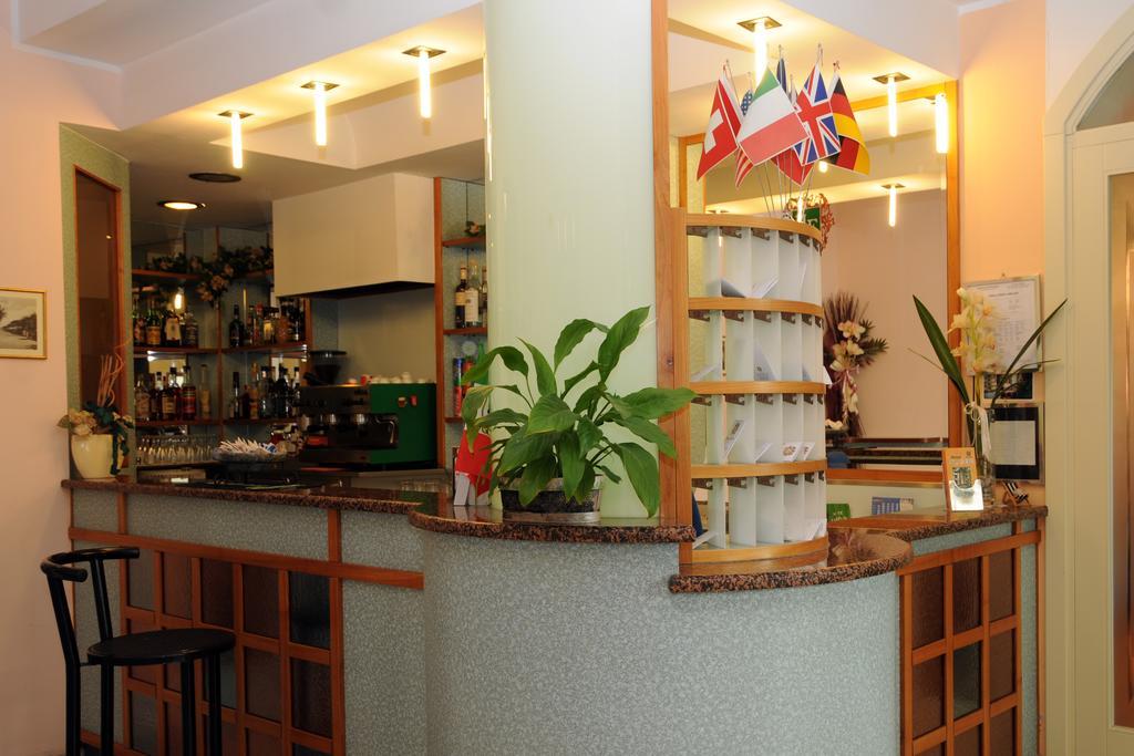 Hotel Flora เบลลาเรีย-อีเจอา มารีนา ภายนอก รูปภาพ