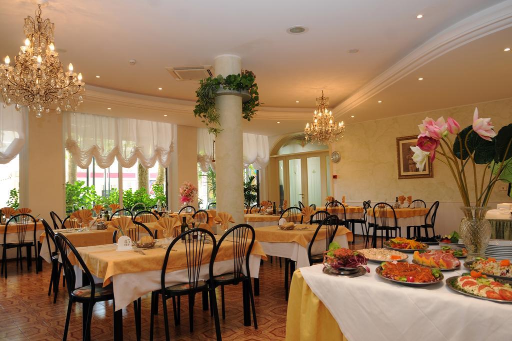 Hotel Flora เบลลาเรีย-อีเจอา มารีนา ภายนอก รูปภาพ